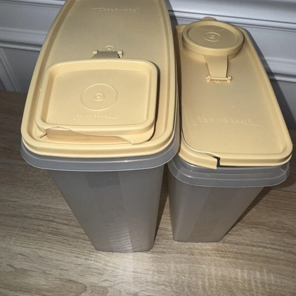 Lot Vintage Tupperware Storage Container Cereal Keeper Lids 1588-6 469-9 CRACKED